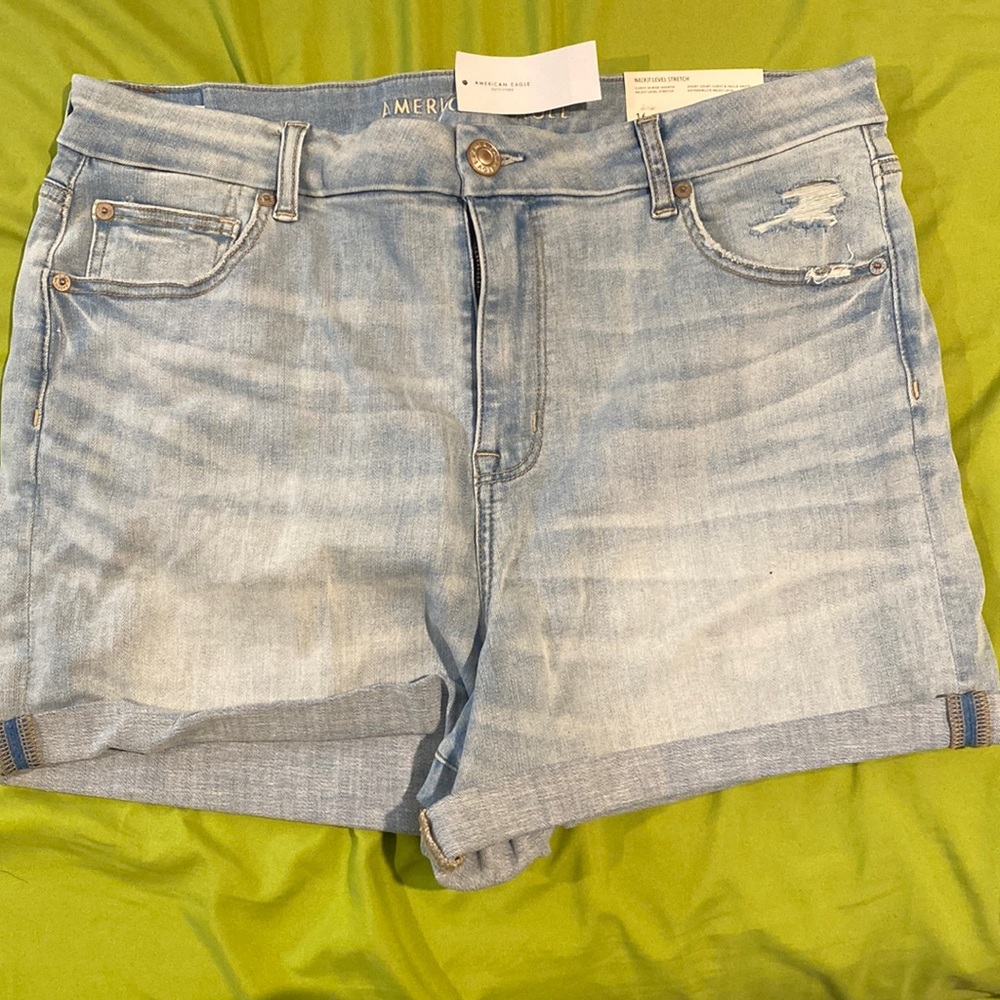 American eagle size 16, 33W blue Jean shorts.